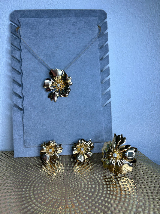Collier avec boucle d'oreille